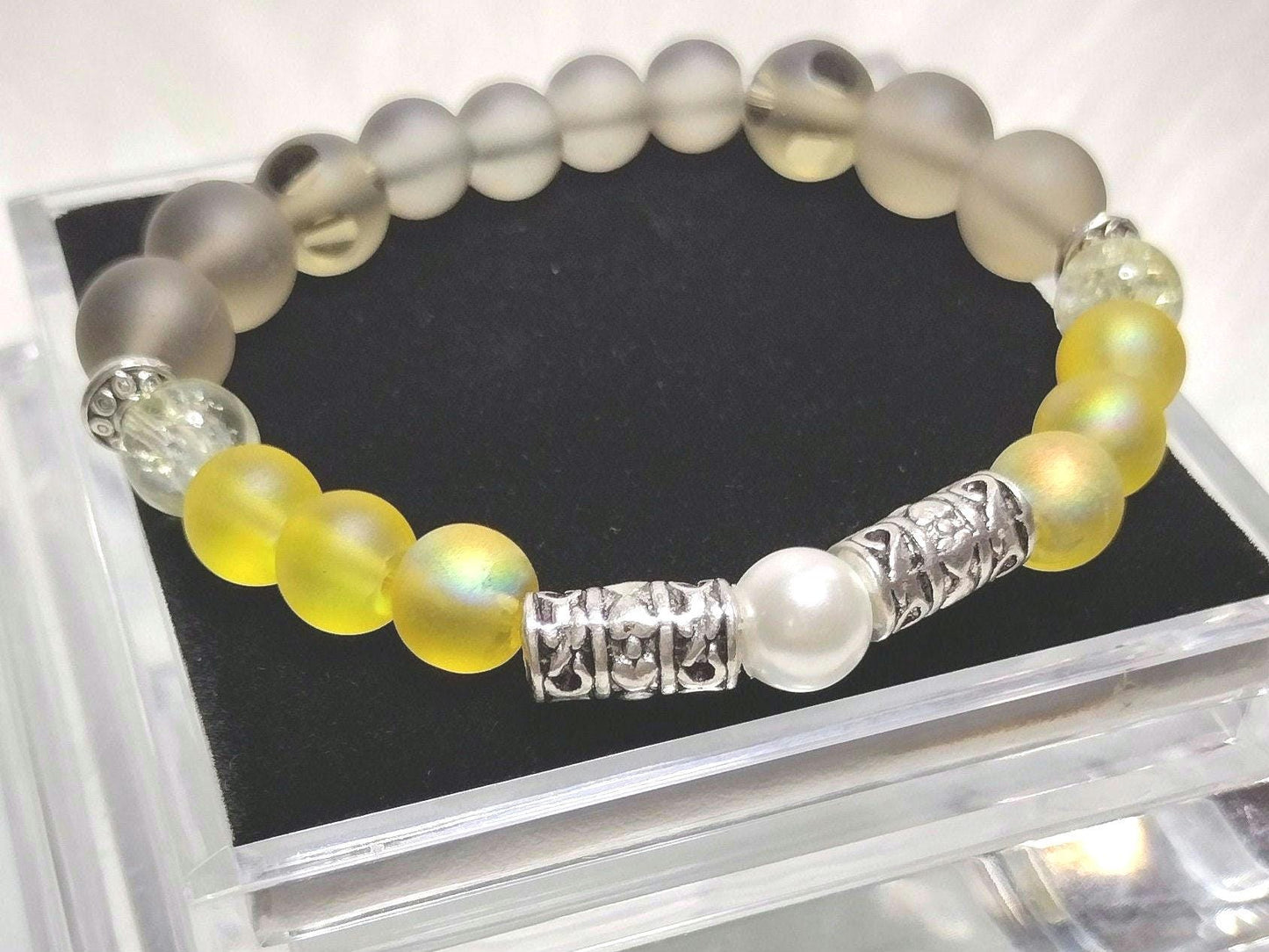 Elegant Unity Bracelet