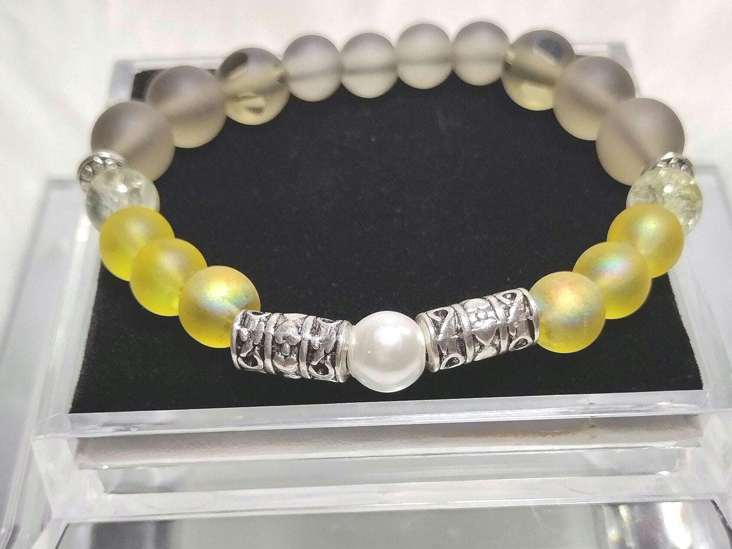 Elegant Unity Bracelet