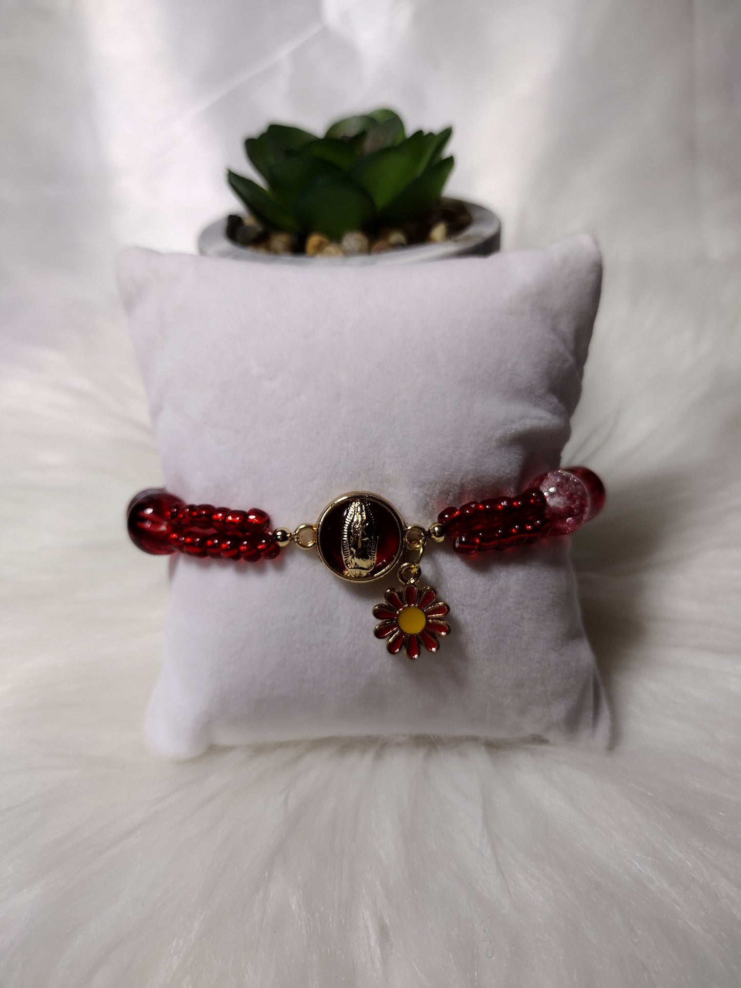 Red Virgin Mary  Daisy Glass Bead Bracelet