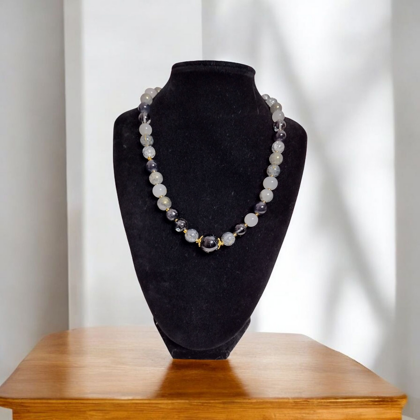 Black and White Glass Beads Choker Necklace