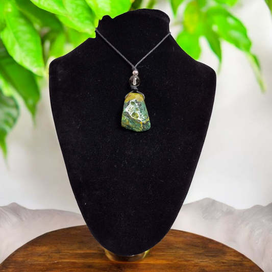 Forest Radiance Crackle Quartz Necklace