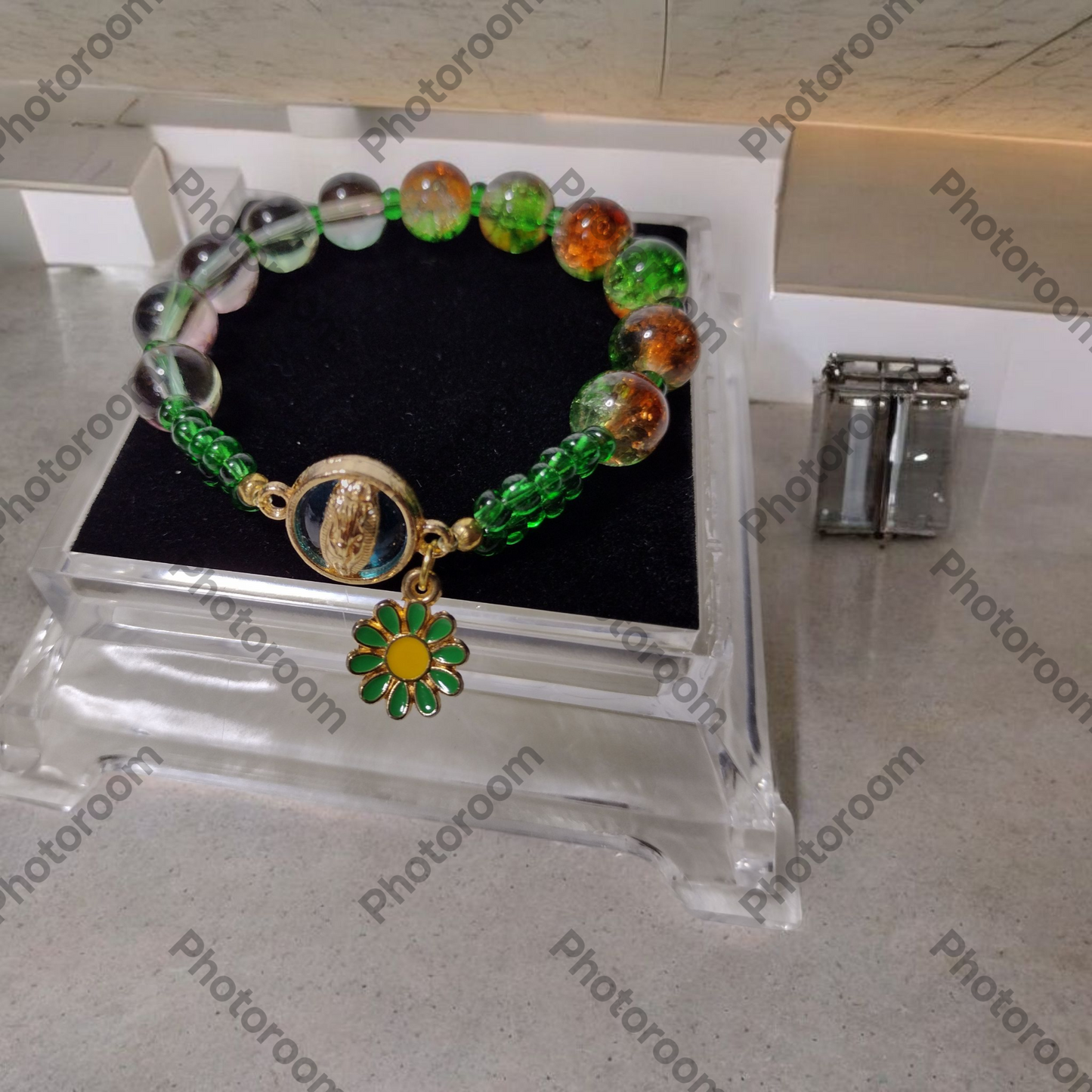 Green Virgin Mary Daisy Glass Bead Bracelet