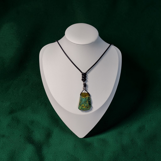 Forest Radiance Crackle Quartz Necklace